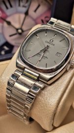 ساعت مچی مردانه اومگا کلاسیک با بند فلزی